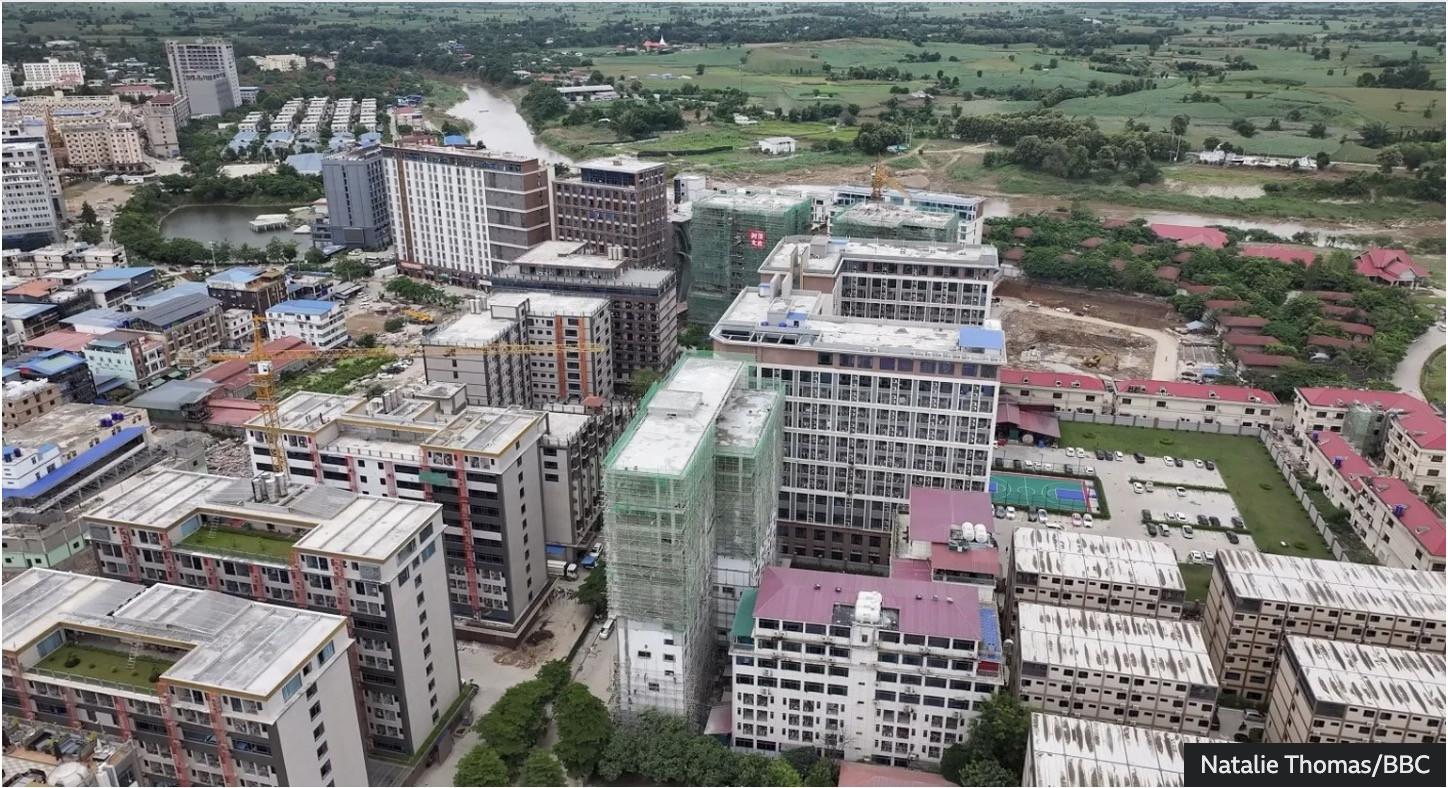 Đằng sau những Đằng sau những