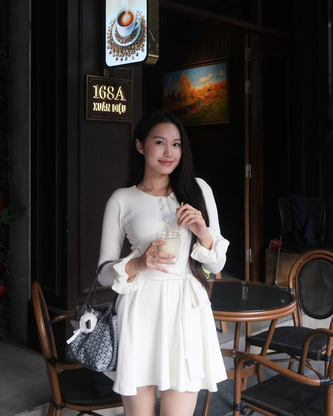 Doãn Hải My "đụng hàng" với nàng WAG được khen xinh nhất làng bóng Việt, vóc dáng nuột nà một chín một mười, ai nổi bật hơn?- Ảnh 2.