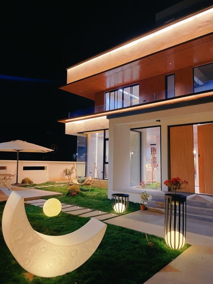 Đôi vợ chồng chi 10 tỷ đồng xây biệt thự ở nông thôn: 