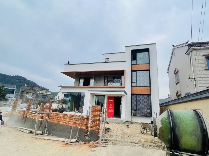 Đôi vợ chồng chi 10 tỷ đồng xây biệt thự ở nông thôn: 