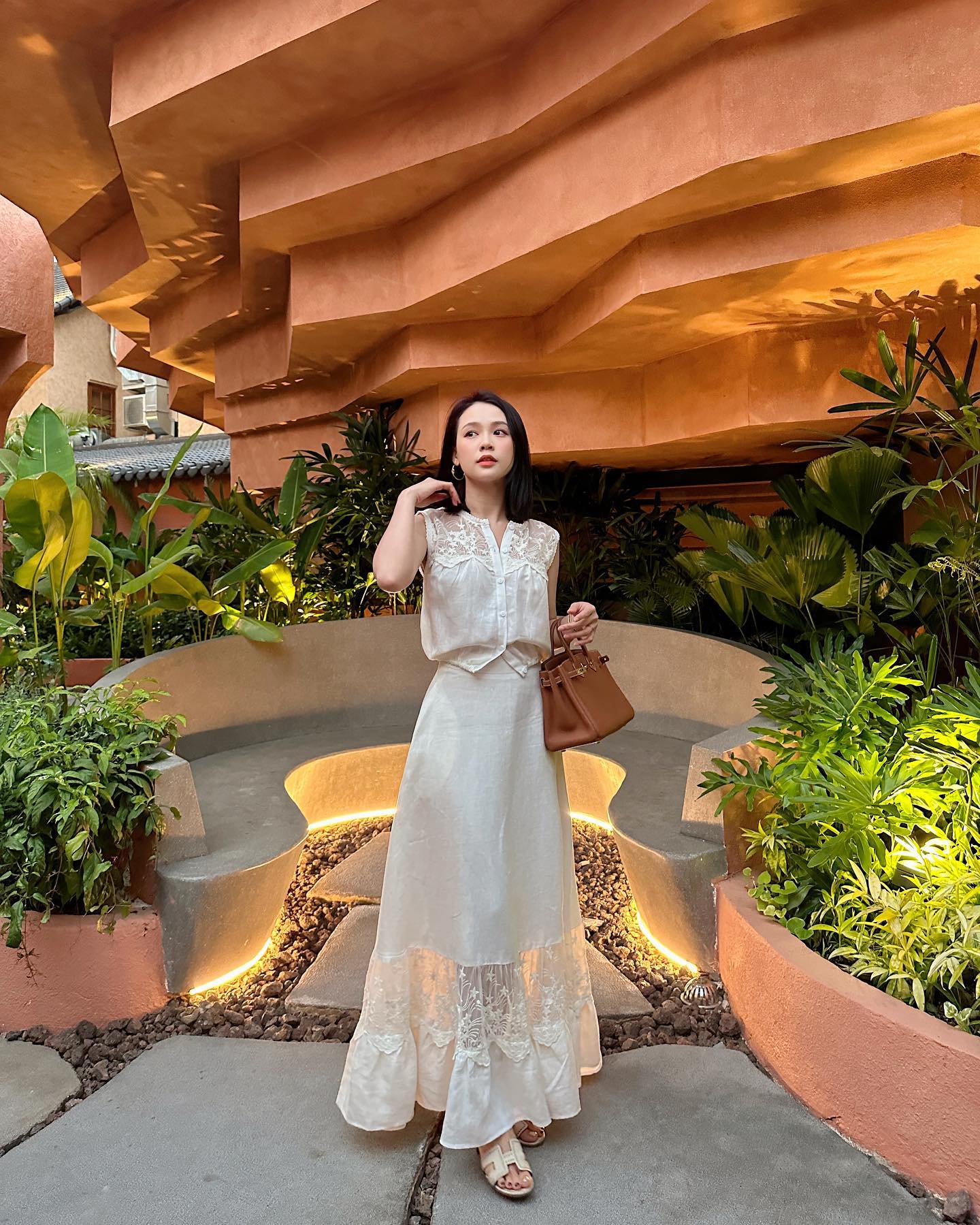 Cựu hot girl 35 tuổi m&agrave; tr&ocirc;ng như 25, cao 1m60 nhưng l&ecirc;n đồ si&ecirc;u t&ocirc;n d&aacute;ng- Ảnh 7.