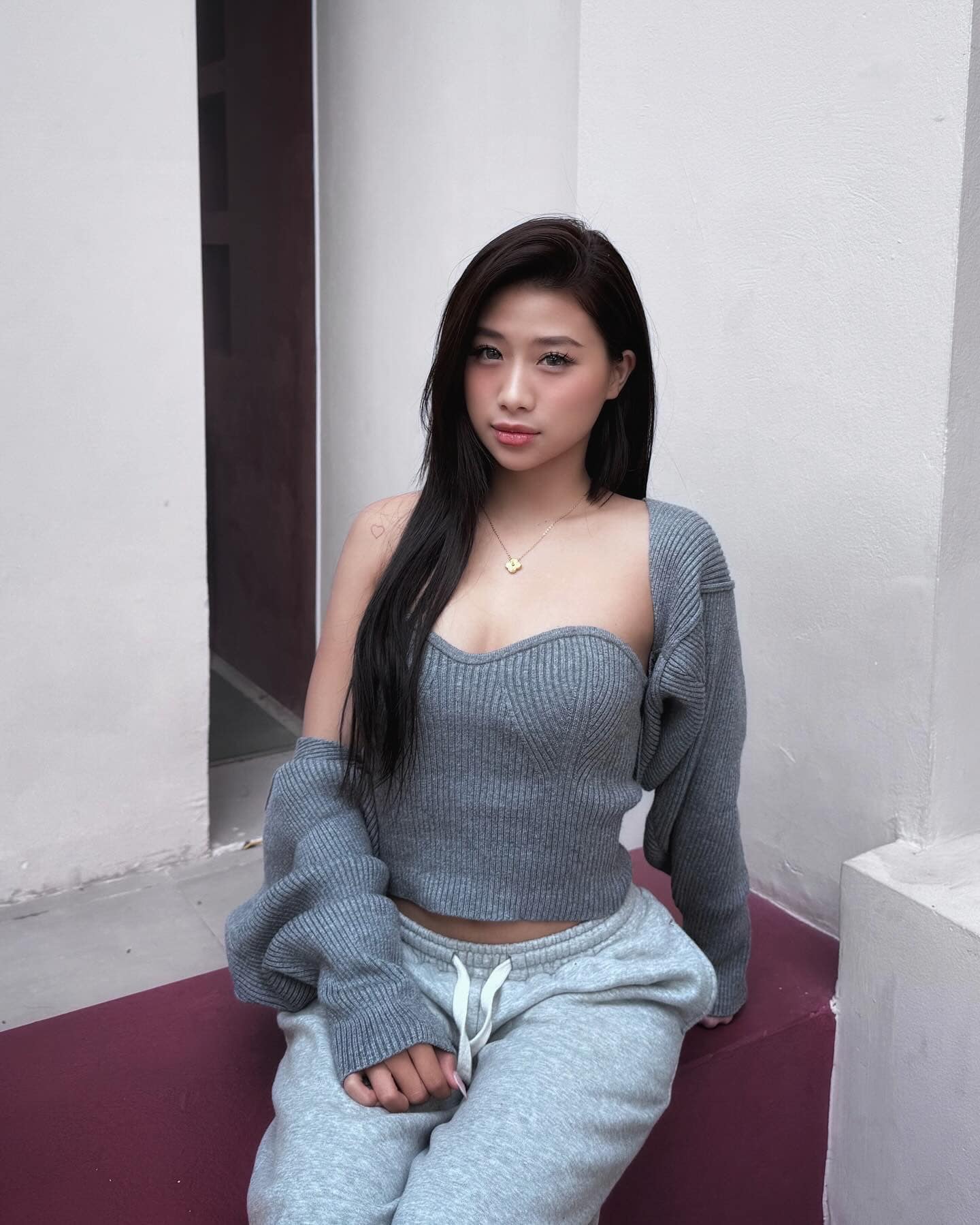 Louis Phạm thay đổi hình tượng trưởng thành, kín đáo khác hẳn lúc hở bạo khoe vòng 1 thẩm mỹ tốn cả trăm triệu- Ảnh 4.