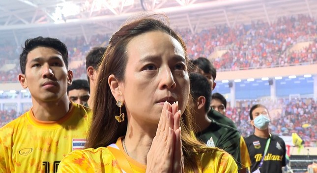 Madam Pang thừa nhận sai sót gây ảnh hưởng lớn đến bóng đá Thái Lan- Ảnh 1.