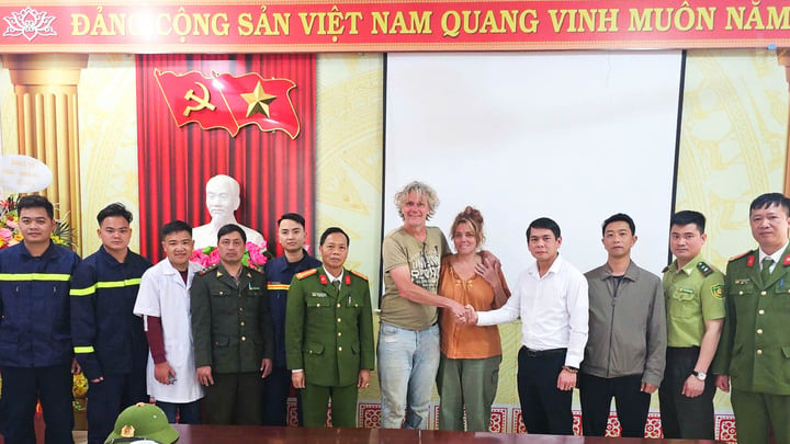 Du kh&aacute;ch H&agrave; Lan đi lạc suốt đ&ecirc;m khi leo đỉnh Fansipan- Ảnh 2.