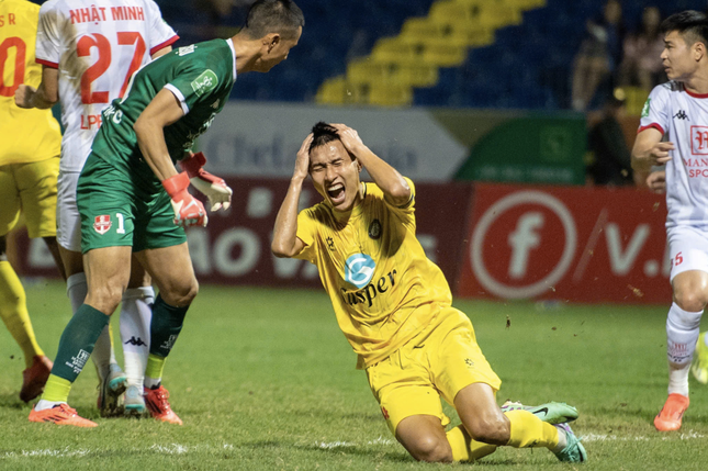 Velizar Popov và Đông Á Thanh Hoá, mặt trái những ồn ào ngoài đường biên- Ảnh 1.