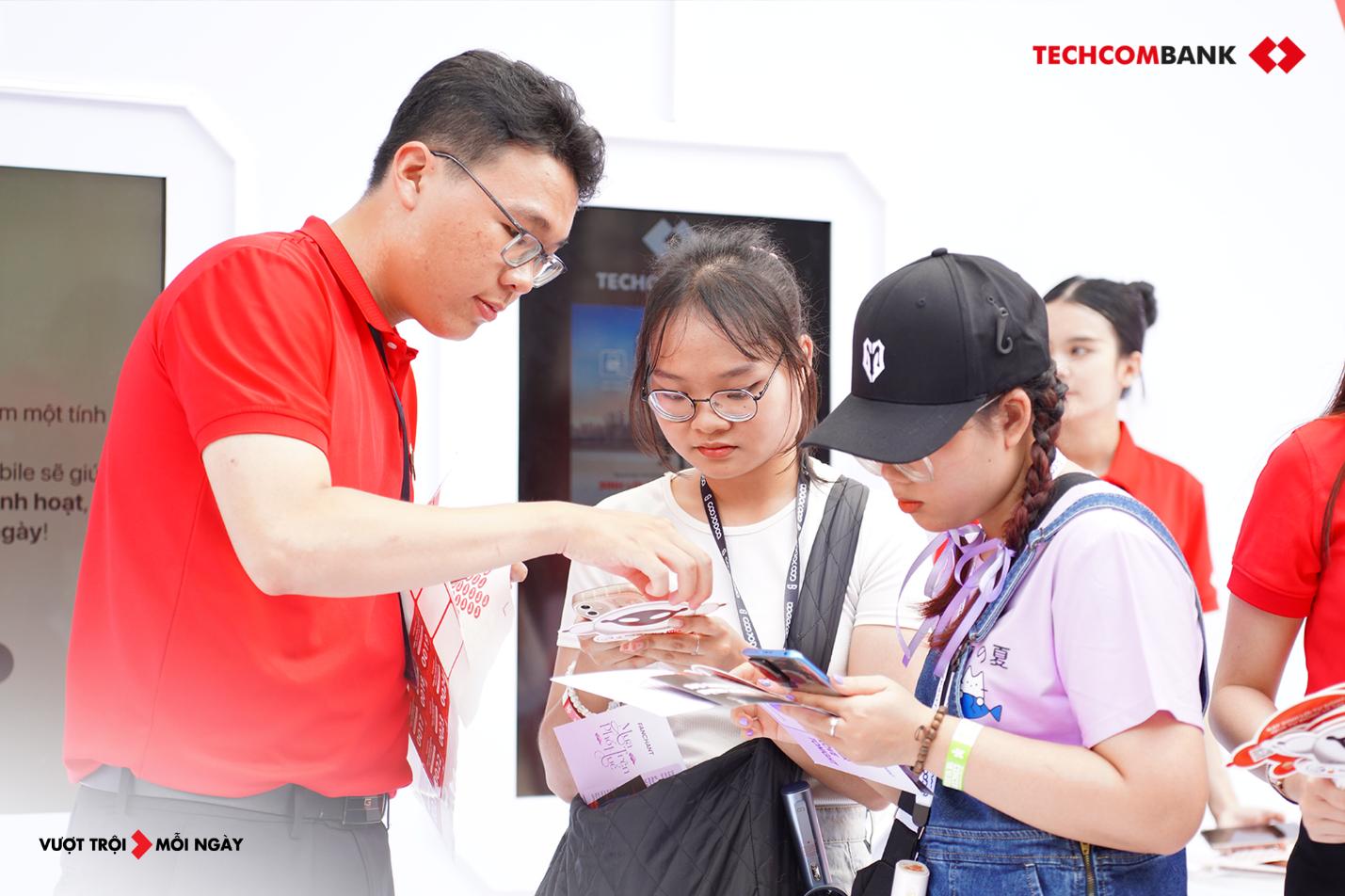 Tiên phong dẫn dắt sinh lời tự động, Techcombank đã hút hơn 2,6 triệu khách hàng- Ảnh 3.