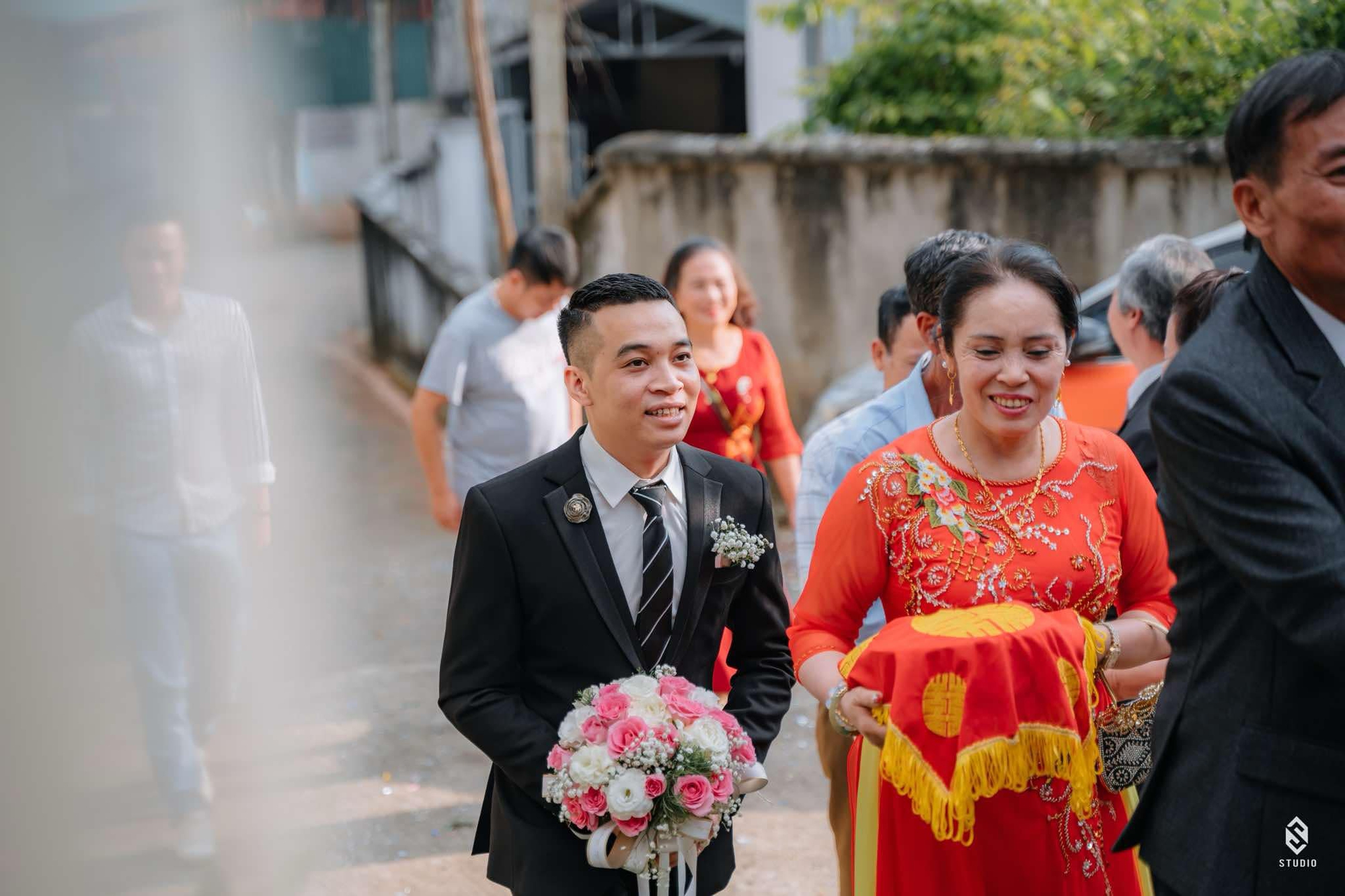 Chàng trai bị mẹ giục lấy vợ gây “bão” mạng 5 năm trước: Cuối năm cưới thật, nhờ nghe lời mà phất lên- Ảnh 2.