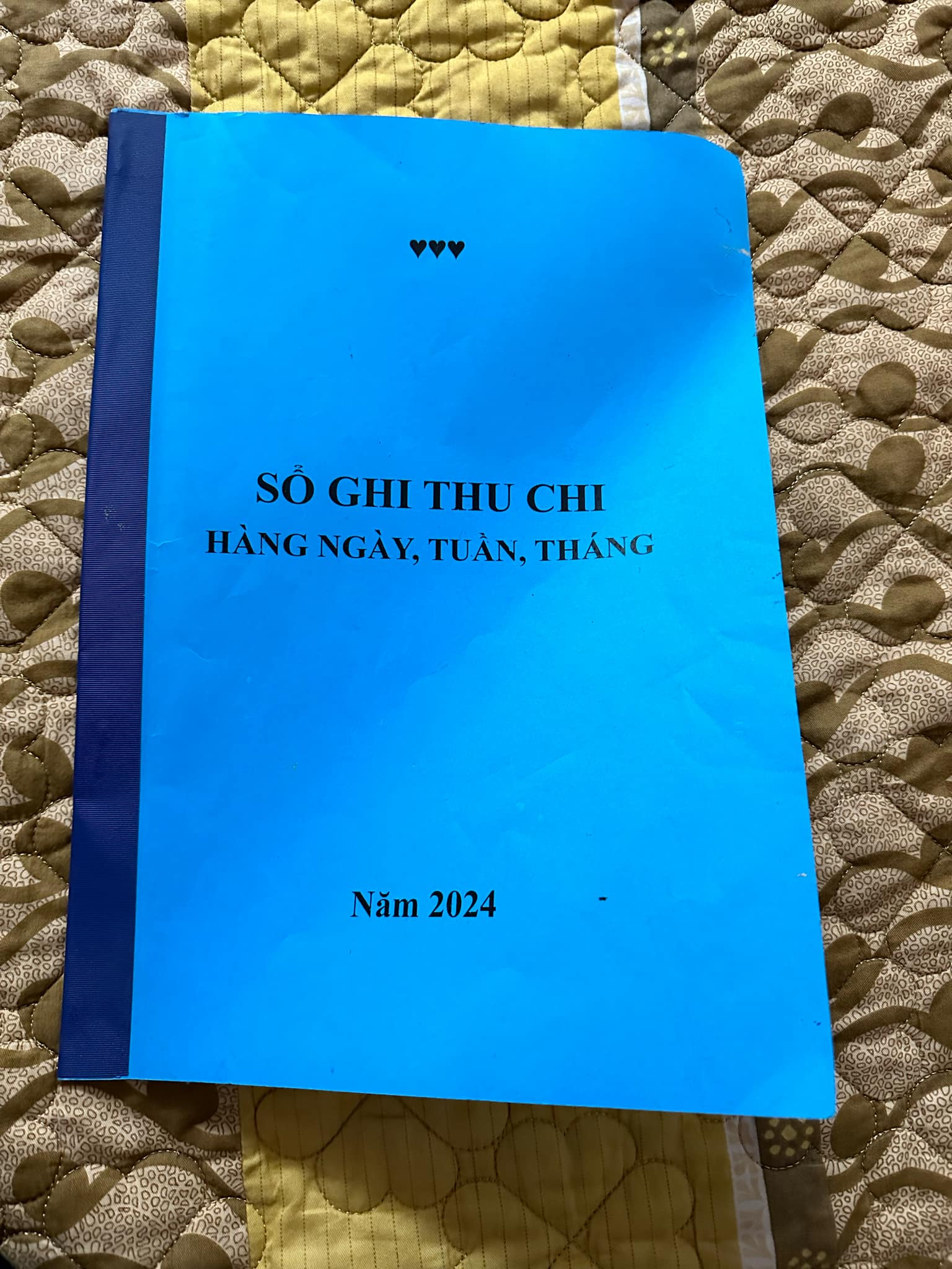 Vợ mua liền 1 lúc 4 triệu tiền bỉm, chồng liền "cấp" ngay cho 1 quyển sổ thu chi và yêu cầu ghi chép tất cả chi tiêu trong ngày, kể cả 5k tiền gửi xe- Ảnh 4.