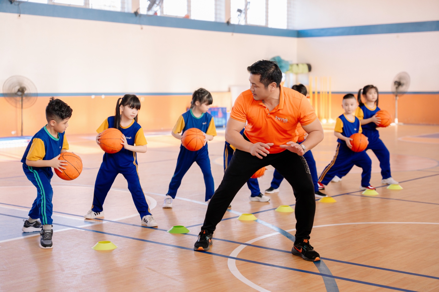 Từ thể thao đến giáo dục toàn diện: nhà vô địch SEA Games Nguyễn Thị Huyền truyền cảm hứng cho thế hệ công dân toàn cầu- Ảnh 5.