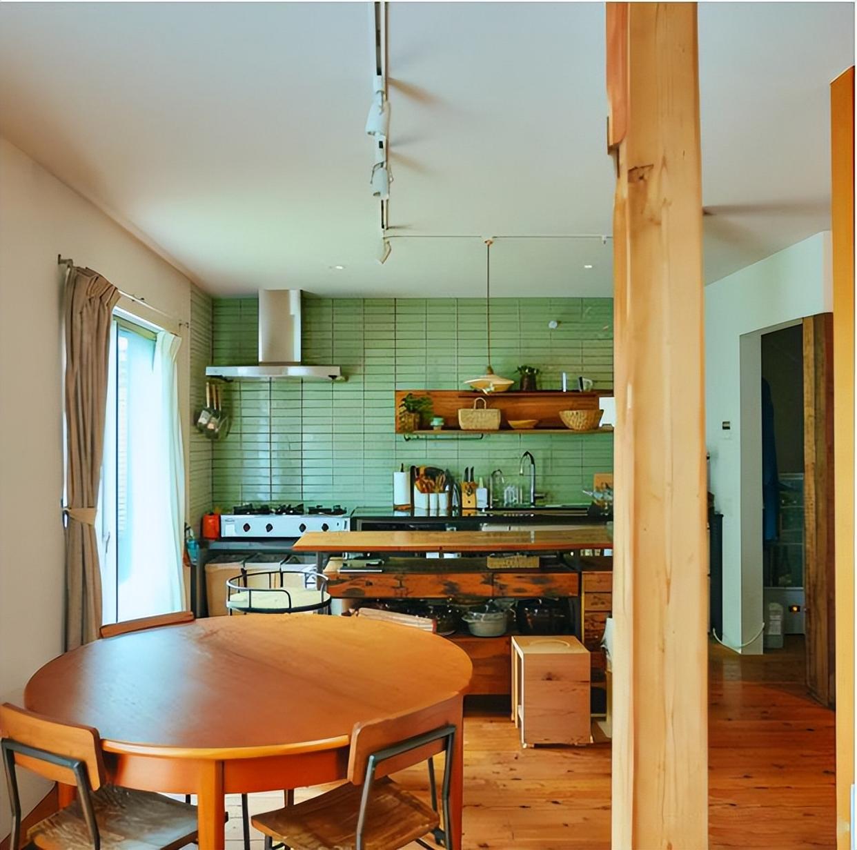 Người phụ nữ 50 tuổi ở một mình trong ngôi nhà 35m2 sau ly hôn: Cuộc sống của tôi không thể tuyệt vời hơn!- Ảnh 4.