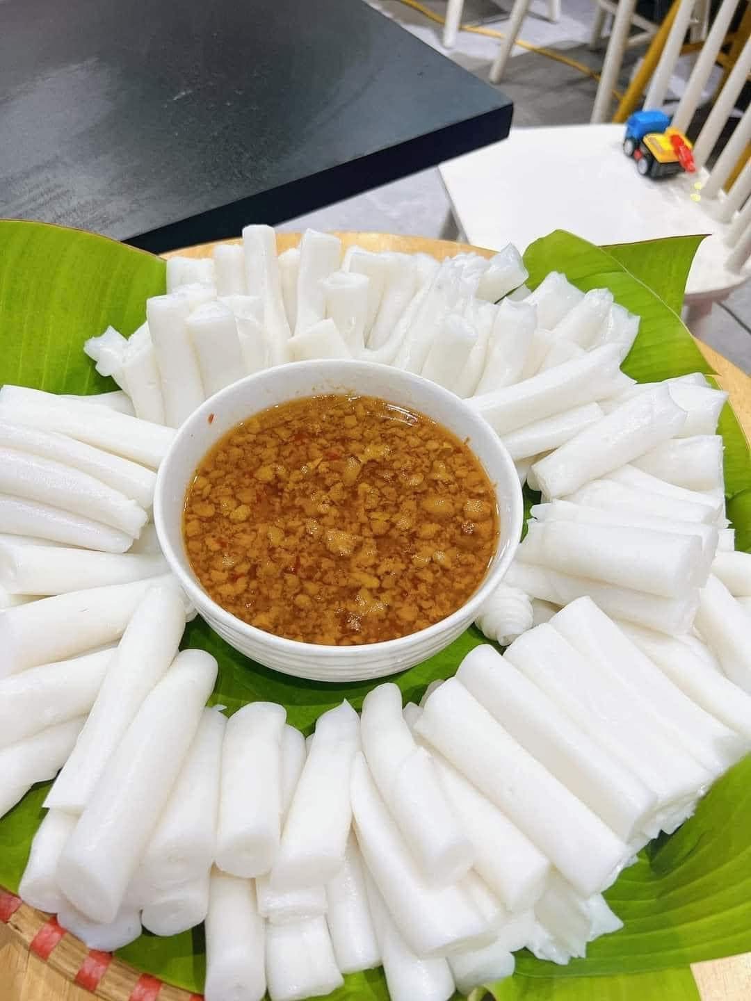 Sơn Tùng M-TP đòi thưởng thức bằng được một món ăn tại Hạ Long nhưng có 1 chi tiết lạ, liệu có ẩn ý?- Ảnh 4. Sơn Tùng M-TP đòi thưởng thức bằng được một món ăn tại Hạ Long nhưng có 1 chi tiết lạ, liệu có ẩn ý?- Ảnh 4.