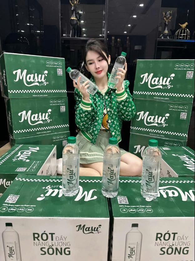 Xuất hiện trào lưu “đập hộp mù, bói nước” cực thú vị- Ảnh 2.