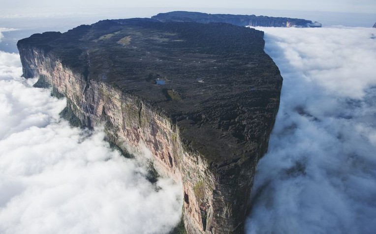 Núi Roraima: 'Thế giới đã mất' bị cô lập hàng triệu năm mà người bản địa gọi là 'nhà của các vị thần'- Ảnh 1.