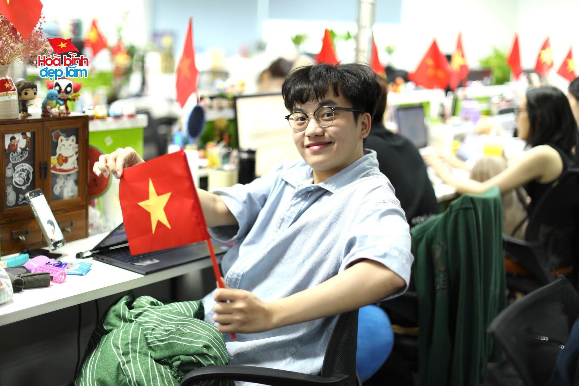 “Hoà bình đẹp lắm”: Khi không ai muốn bỏ lỡ những khoảnh khắc 50 năm mới có 1 lần!- Ảnh 3.