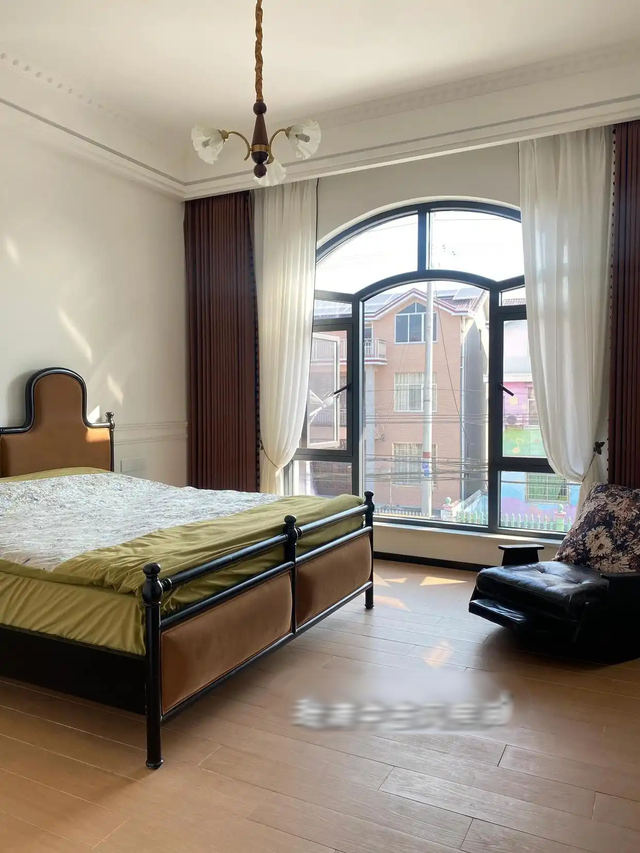 Con gái chi 5 tỷ đồng xây "bạch dinh" phong cách châu Âu cho bố mẹ dưỡng già, đầu tư thêm 2,4 tỷ đồng làm nội thất tiện nghi, ai cũng ghen tỵ- Ảnh 5.