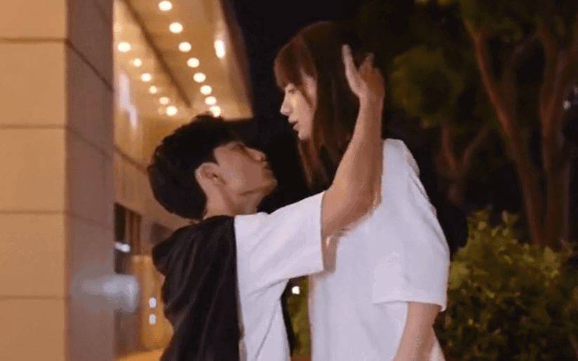 Cặp sao Việt bị đồn hẹn hò suốt 2 năm: Nhà gái là “nấm lùn” có 5 triệu fan, nhà trai cực đa tài