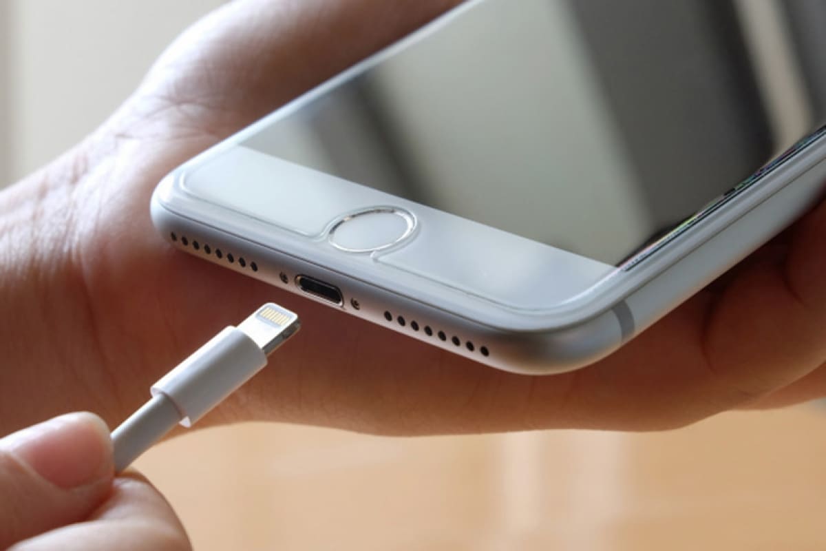 Góc giải ngố: Sạc iPhone qua đêm có hại pin hay không, đây là câu trả lời từ Apple- Ảnh 2. Góc giải ngố: Sạc iPhone qua đêm có hại pin hay không, đây là câu trả lời từ Apple- Ảnh 2.