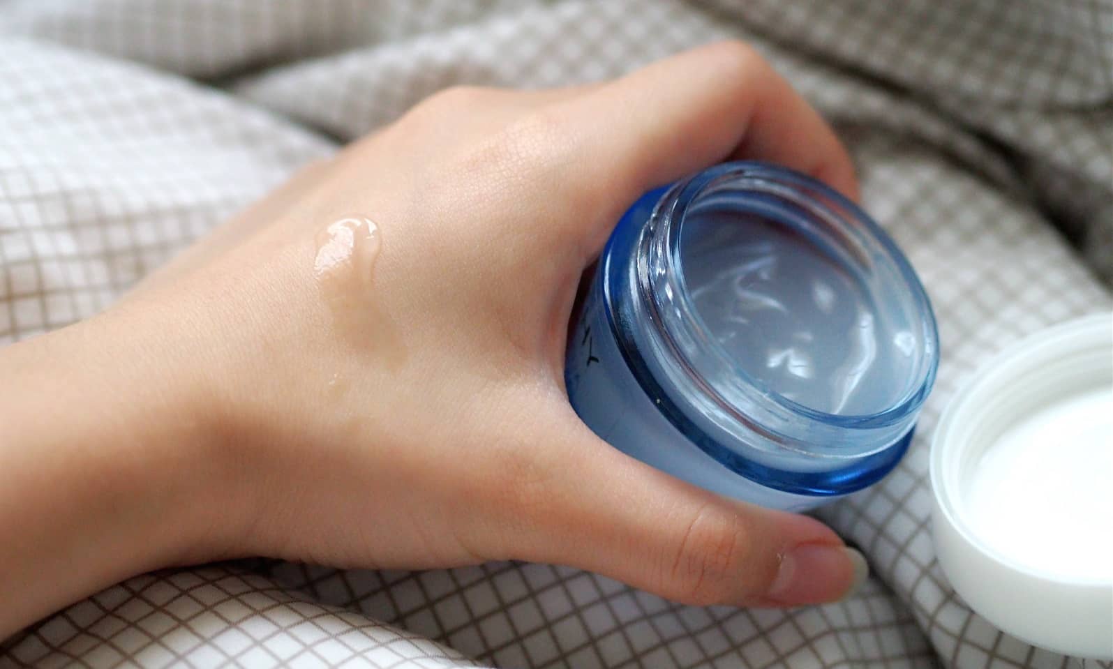 Sau tuổi 40 phụ nữ muốn giữ nhiều collagen trên mặt nhớ tránh 3 thói quen "độc hại", nếu không sẽ lão hóa nhanh, nếp nhăn nhiều- Ảnh 3.