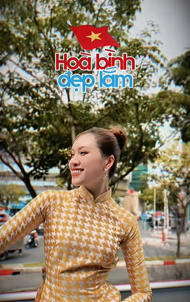 11K video, 600M lượt xem, m&agrave;n h&igrave;nh LED rực phố: Sức n&oacute;ng của "Ho&agrave; b&igrave;nh đẹp lắm" g&acirc;y cho&aacute;ng ngợp!- Ảnh 9.