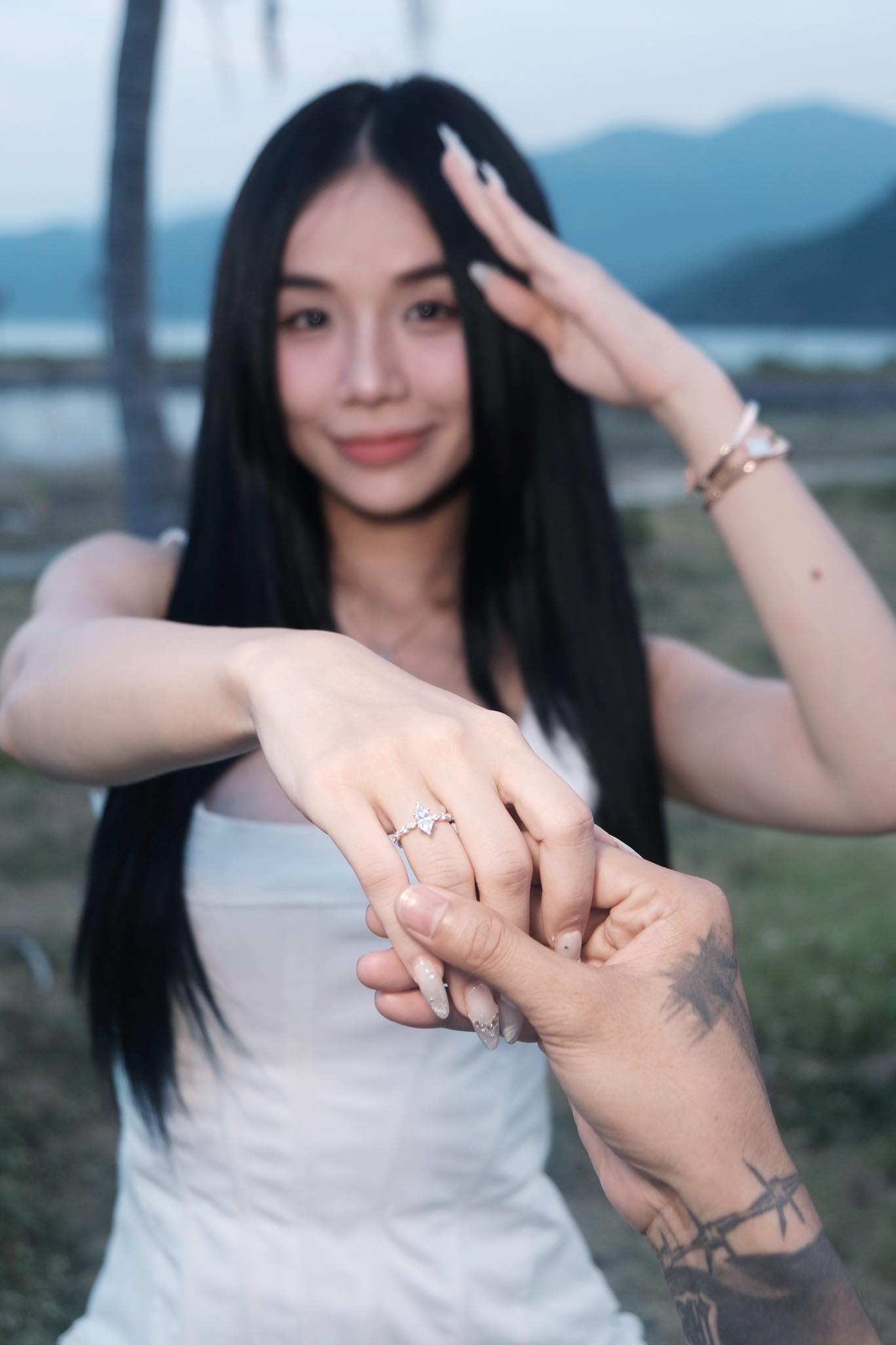 HOT: Cindy Lư chính thức được Đạt G cầu hôn!- Ảnh 1. HOT: Cindy Lư chính thức được Đạt G cầu hôn!- Ảnh 1.