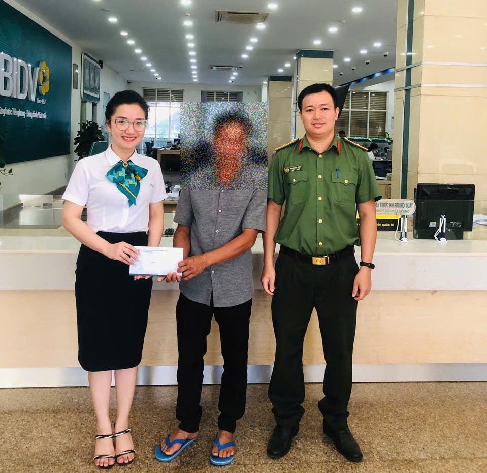Người đàn ông chuyển tiền vào STK 8640052108 của một công ty, nhân viên BIDV thấy bất thường liền báo công an, tạm khoá chiều ghi nợ- Ảnh 3. Người đàn ông chuyển tiền vào STK 8640052108 của một công ty, nhân viên BIDV thấy bất thường liền báo công an, tạm khoá chiều ghi nợ- Ảnh 3.