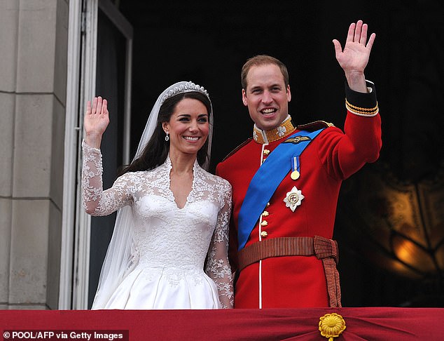 Vương phi Kate và mẹ chồng Diana: Hai nàng dâu Hoàng gia, hai sắc thái trái ngược trong ngày cưới- Ảnh 8. Vương phi Kate và mẹ chồng Diana: Hai nàng dâu Hoàng gia, hai sắc thái trái ngược trong ngày cưới- Ảnh 8.