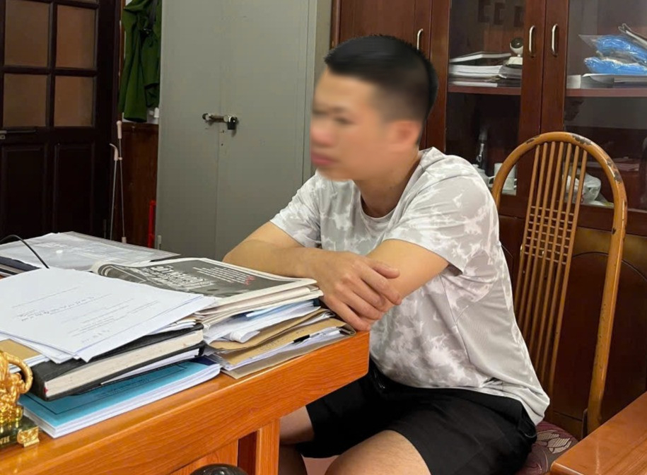 Tài xế ô tô bán tải dùng gậy bóng chày đánh người sau va chạm giao thông- Ảnh 3.