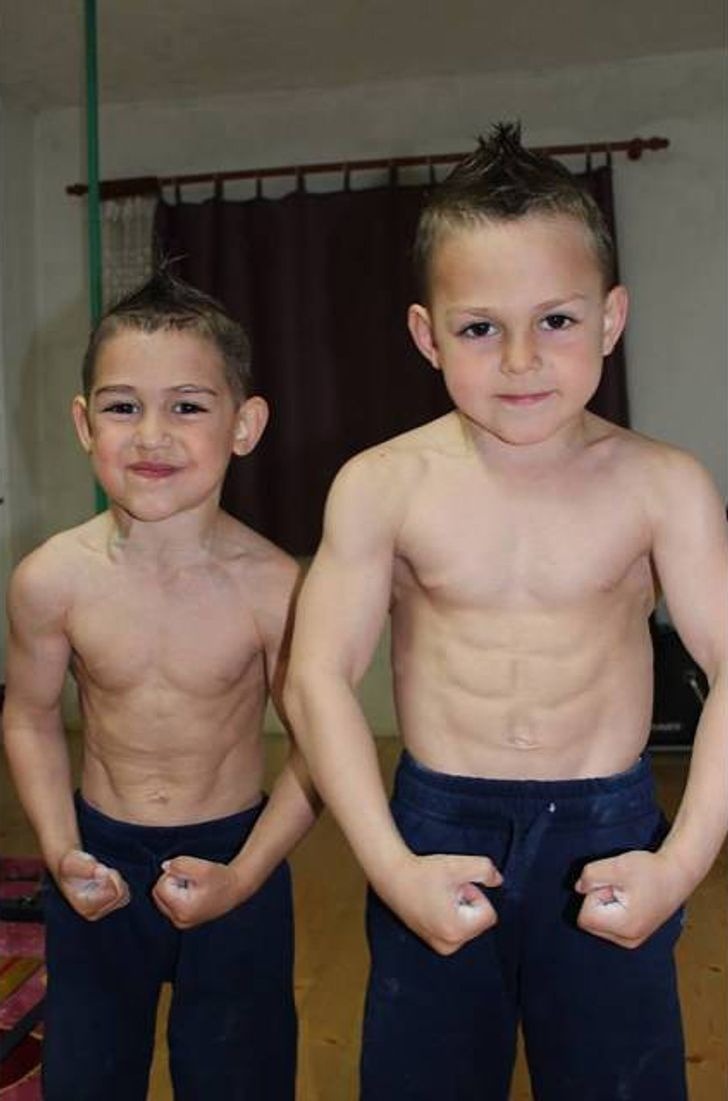 “Cậu bé khỏe nhất thế giới” tập gym từ lúc 2 tuổi, gây ngỡ ngàng với công việc và ngoại hình sau 15 năm- Ảnh 4.