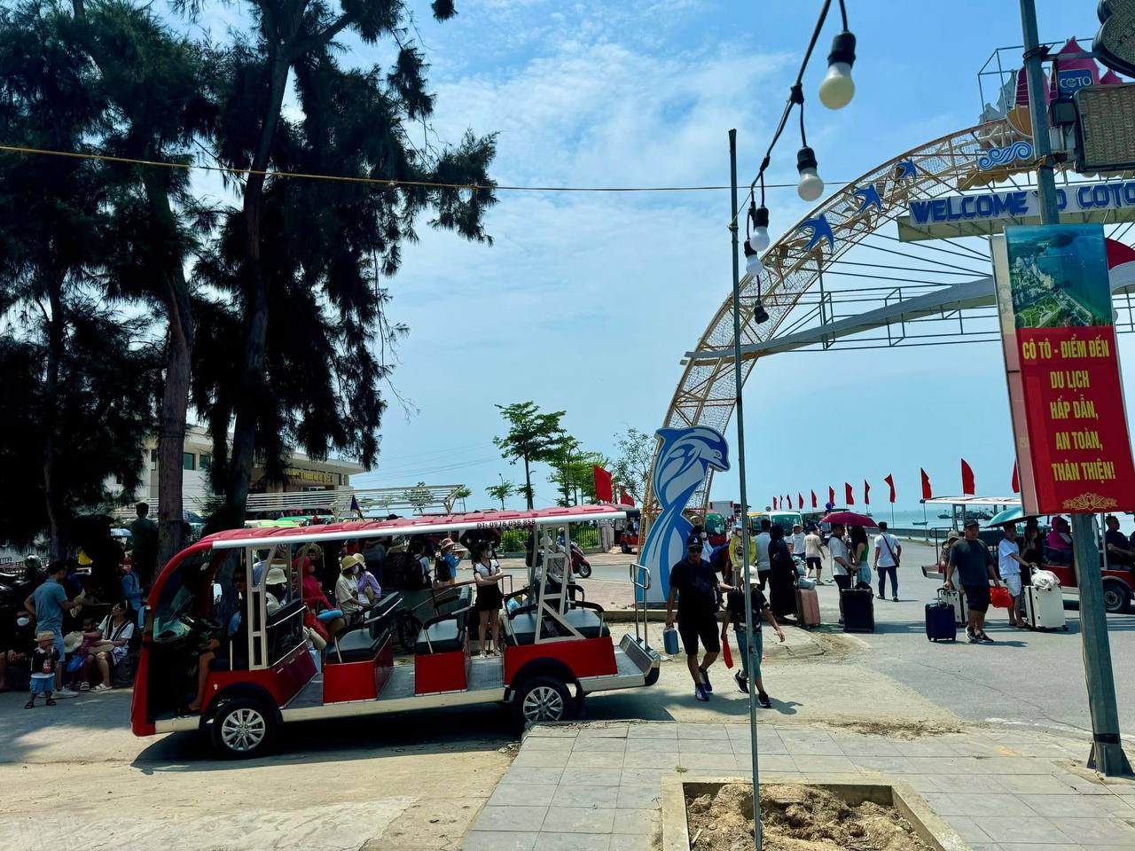 30/4: Bảo tàng Lịch sử Quân sự tạm ngưng đón khách vì quá tải, Đà Lạt lại mang đến khung cảnh khác lạ hiếm thấy- Ảnh 15.