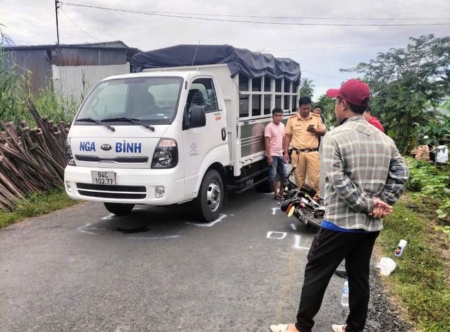 Vụ nổ súng ở Vĩnh Long: Nguyên Trưởng Công an huyện khẳng định không có quan hệ với tài xế xe tải- Ảnh 1.