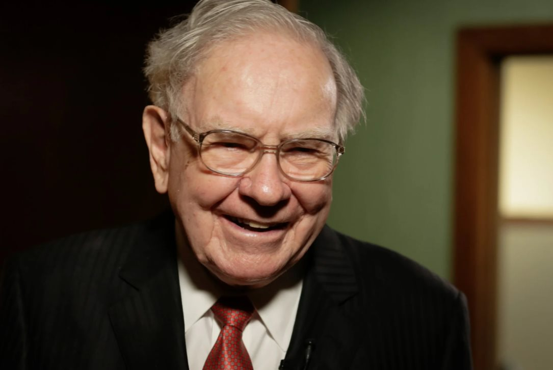 Warren Buffett đọc thơ khi chứng khoán giảm mạnh nhất 5 năm: ‘Chẳng mấy khi có mưa vàng, hãy đi lấy xô hứng lấy cơ hội’, lời khuyên của tỷ phú 94 tuổi với 334 tỷ USD tiền mặt 'đã sẵn sàng'- Ảnh 2.