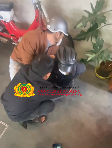 Bắt Nguyễn Thành Đức - Đối tượng truy nã nguy hiểm sau 9 tháng lẩn trốn- Ảnh 4.