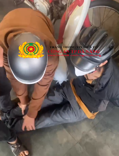 Bắt Nguyễn Thành Đức - Đối tượng truy nã nguy hiểm sau 9 tháng lẩn trốn- Ảnh 3.