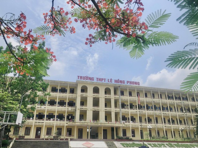 Tin mới vụ nam sinh từ thủ khoa th&agrave;nh trượt cấp 3 ở Thanh H&oacute;a: C&oacute; dấu hiệu trầm cảm, nghỉ học chờ thi lại- Ảnh 1.