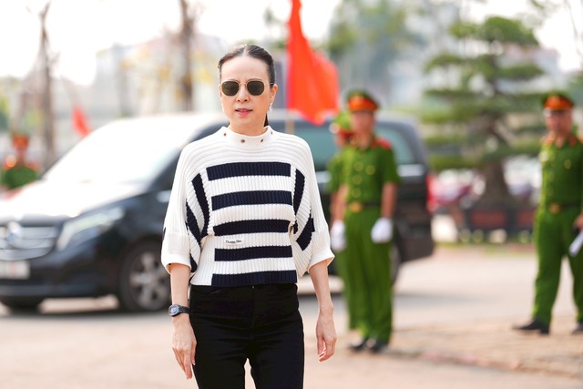 Nữ tỷ phú Madam Pang cực thần thái, chiếm trọn 