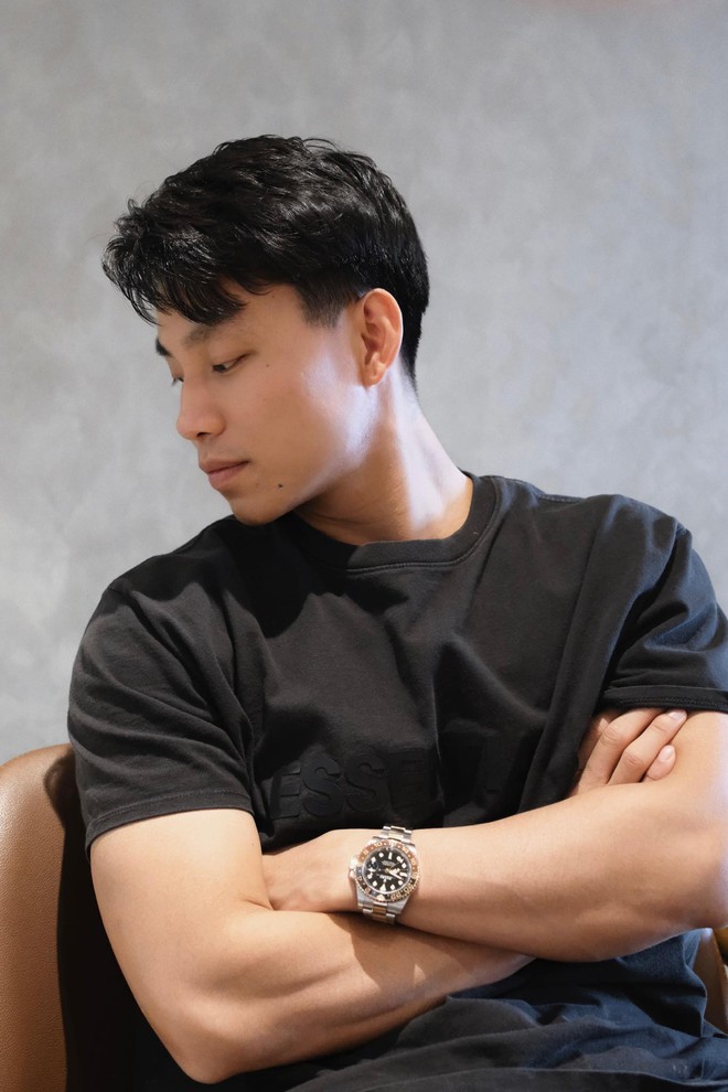 Văn Thanh tuổi 29, tay đeo đồng hồ nửa tỷ, sở hữu xế hộp đắt đỏ nhìn bất động sản còn choáng hơn- Ảnh 1.