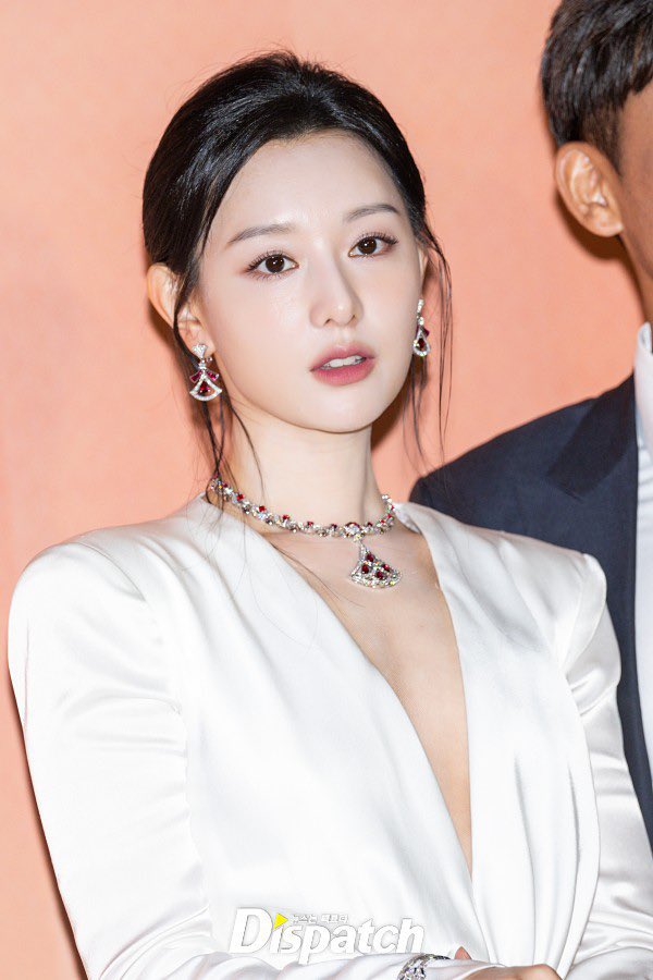 Kim Ji Won đẹp như nữ thần, làn da tràn đầy collagen nhờ luôn tuân thủ 4 điều phụ nữ hiện đại hay làm- Ảnh 6.