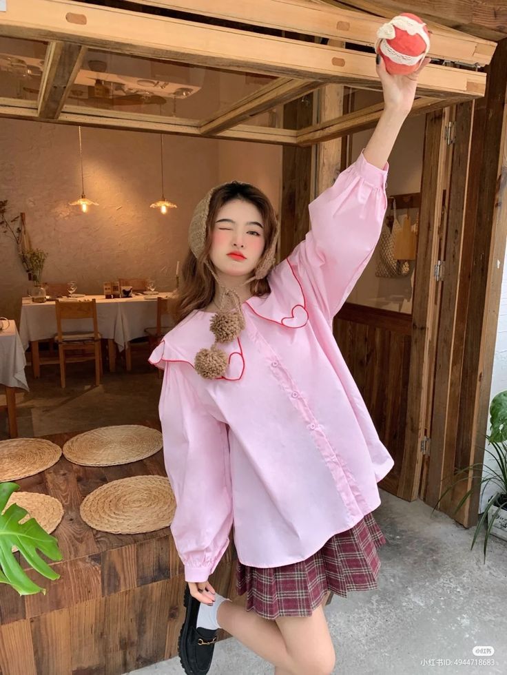 6 bản phối áo cổ Peter Pan khiến con gái châu Á lẫn trời Tây mê mẩn: Xinh, mát và thanh lịch!- Ảnh 10.