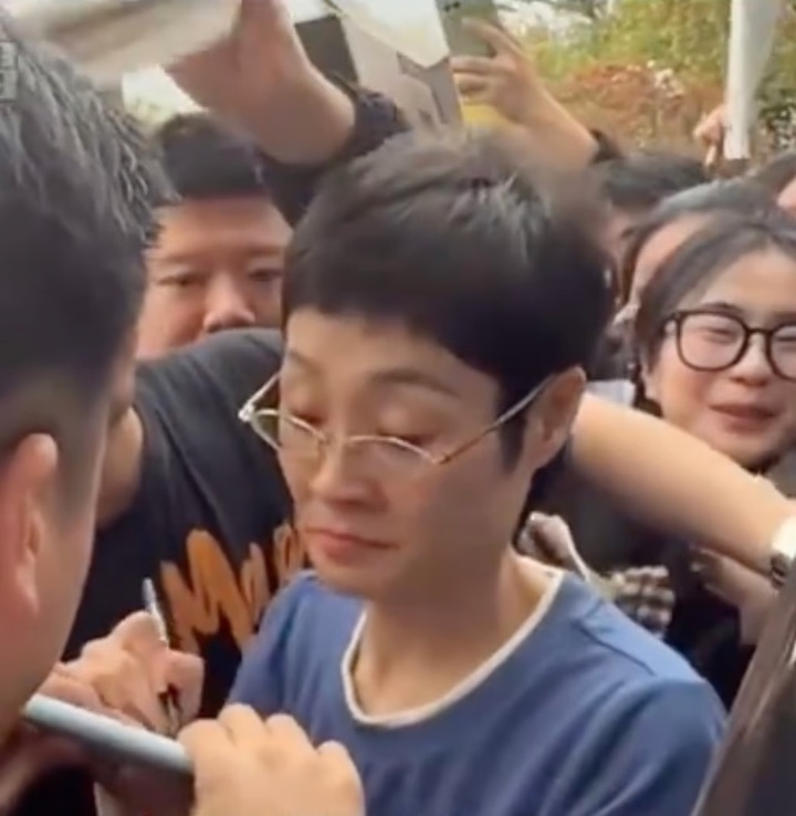 "Cô giáo quỷ dữ" mắng học trò như hát hay nhưng được hâm mộ cuồng nhiệt- Ảnh 3.