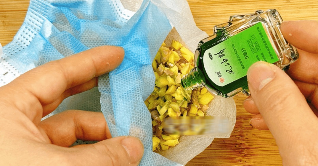 Nhỏ v&agrave;i giọt dầu gi&oacute; v&agrave;o củ gừng, hiệu quả 