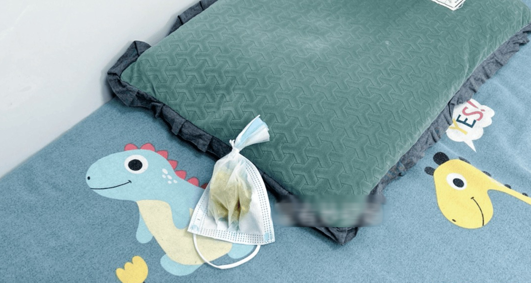 Nhỏ v&agrave;i giọt dầu gi&oacute; v&agrave;o củ gừng, hiệu quả 