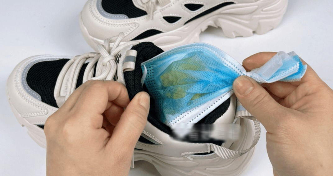 Nhỏ v&agrave;i giọt dầu gi&oacute; v&agrave;o củ gừng, hiệu quả 