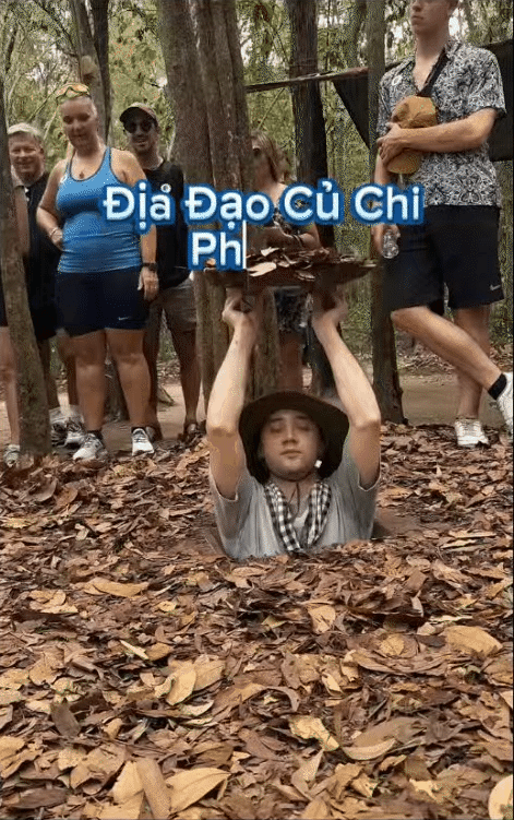 "Anh Tây" tung hẳn 10 clip review địa điểm gắn liền với bộ phim đang hot nhất MXH lúc này- Ảnh 6. "Anh Tây" tung hẳn 10 clip review địa điểm gắn liền với bộ phim đang hot nhất MXH lúc này- Ảnh 6.