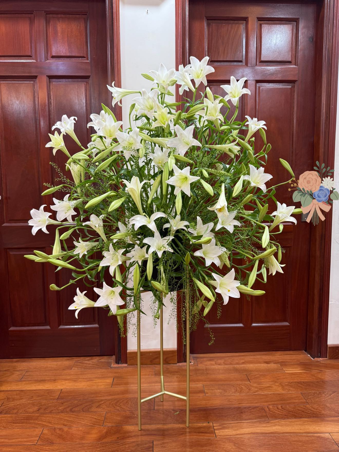 Th&aacute;ng 4 về, chị em rủ nhau khoe b&igrave;nh hoa loa k&egrave;n đẹp rực rỡ, đỉnh nhất vẫn l&agrave; căn nh&agrave; với 2.000 b&ocirc;ng hoa- Ảnh 19.