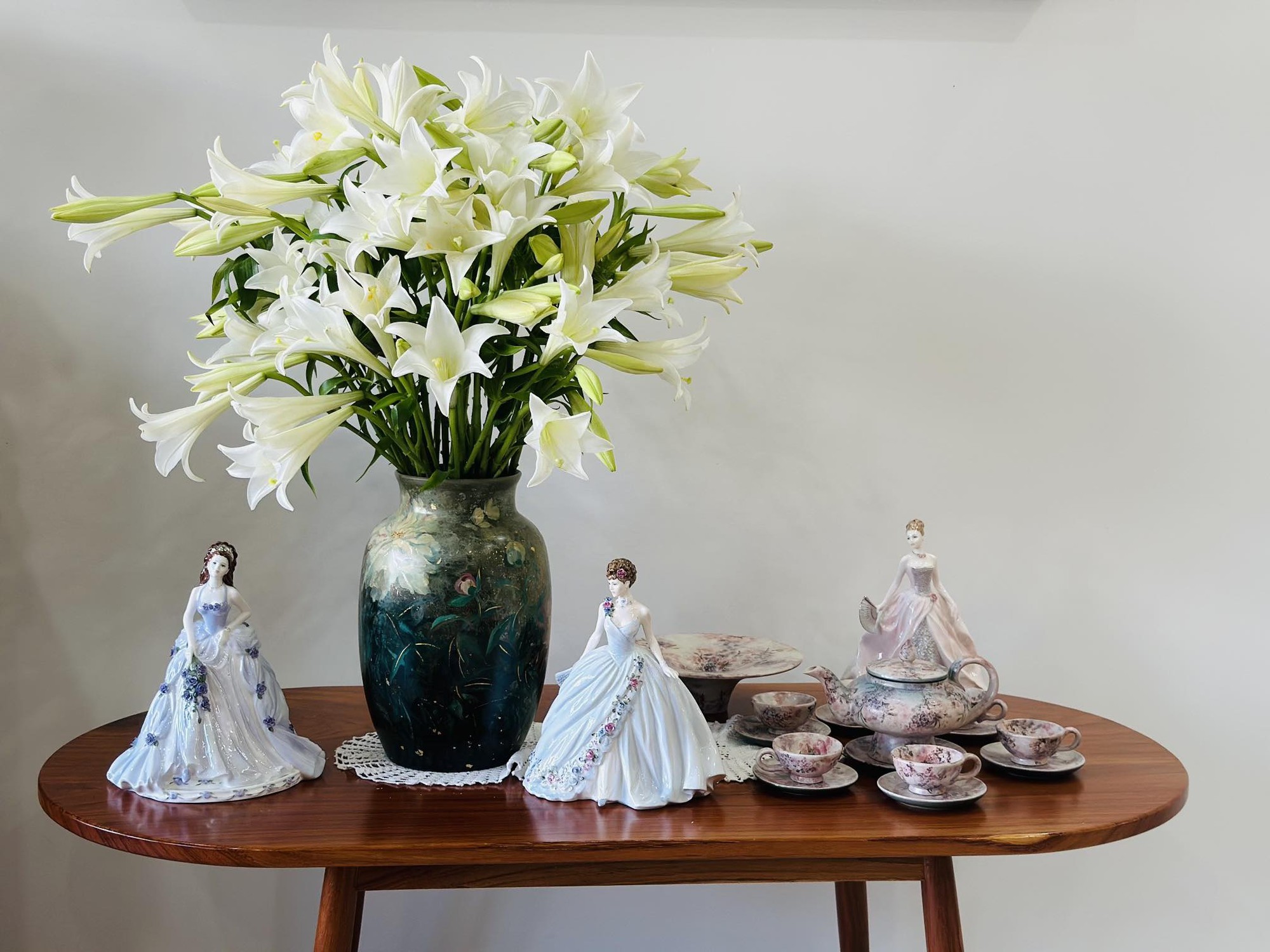 Th&aacute;ng 4 về, chị em rủ nhau khoe b&igrave;nh hoa loa k&egrave;n đẹp rực rỡ, đỉnh nhất vẫn l&agrave; căn nh&agrave; với 2.000 b&ocirc;ng hoa- Ảnh 6.