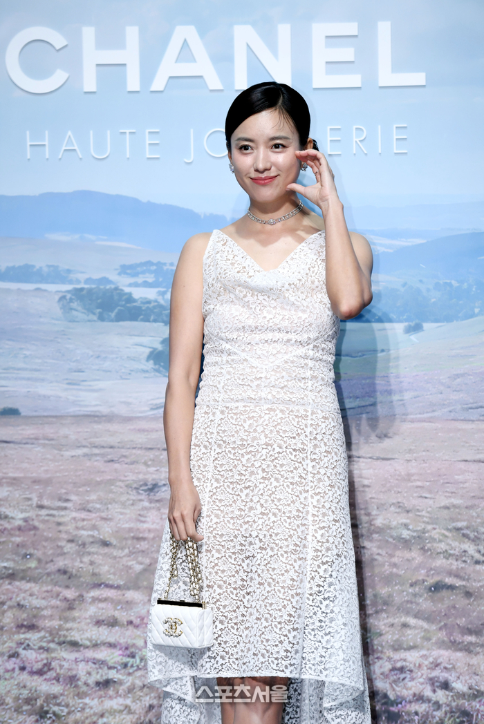 Mỹ nhân có nụ cười đẹp nhất Hàn Quốc: Gần 40 tuổi vẫn chưa ai có thể soán ngôi, style cực "chất"- Ảnh 13.