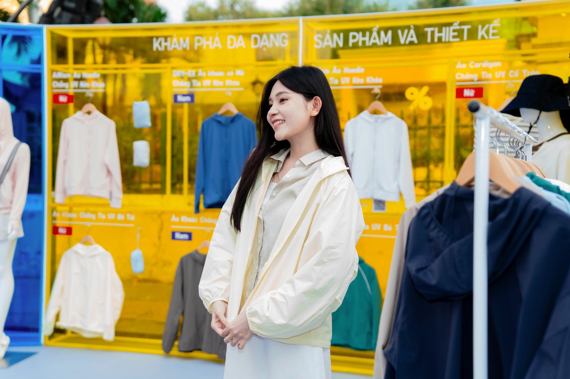 H&rsquo;Hen Ni&ecirc; v&agrave; loạt KOL đồng loạt gợi &yacute; outfit n&agrave;y cho chuyến du lịch m&ugrave;a h&egrave;- Ảnh 3.