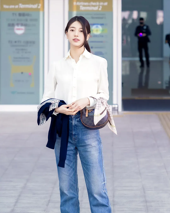 Mùa hè 2025, hội mỹ nhân Hàn vẫn mê sơ mi lắm!- Ảnh 9.