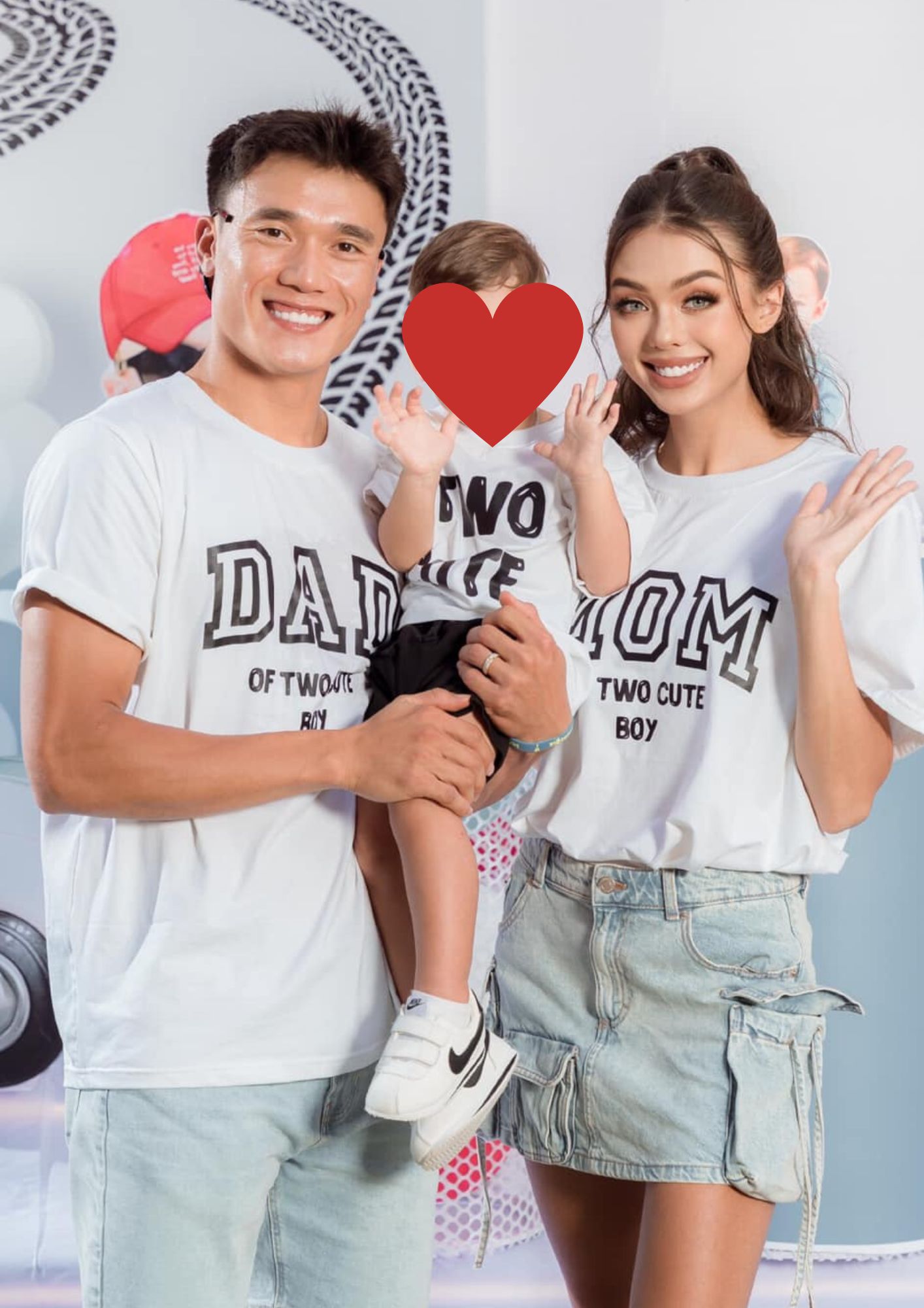 Vợ T&acirc;y của B&ugrave;i Tiến Dũng đẹp như nữ ho&agrave;ng tr&ecirc;n s&agrave;n catwalk, 