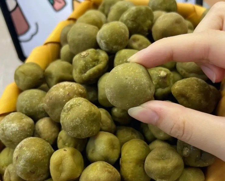 Quả mọc đầy đường ở Việt Nam, sang nước ngo&agrave;i đắt ph&aacute;t sốc- Ảnh 3.